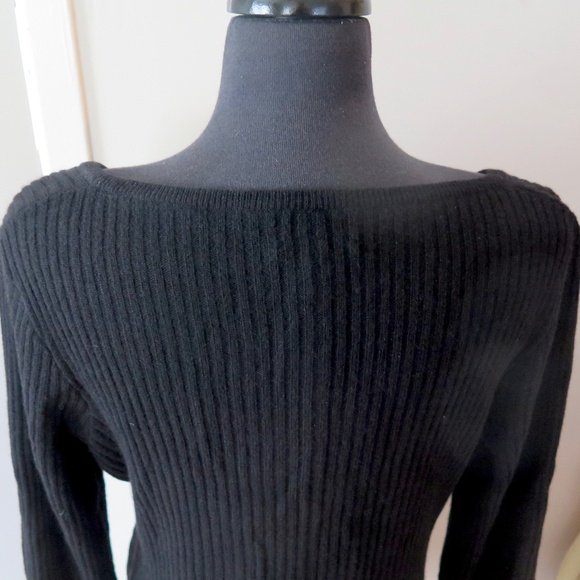 Neiman Marcus Scoop Neck Cashmere Sweater, Fitted at Waist - Picture 5 of 7
